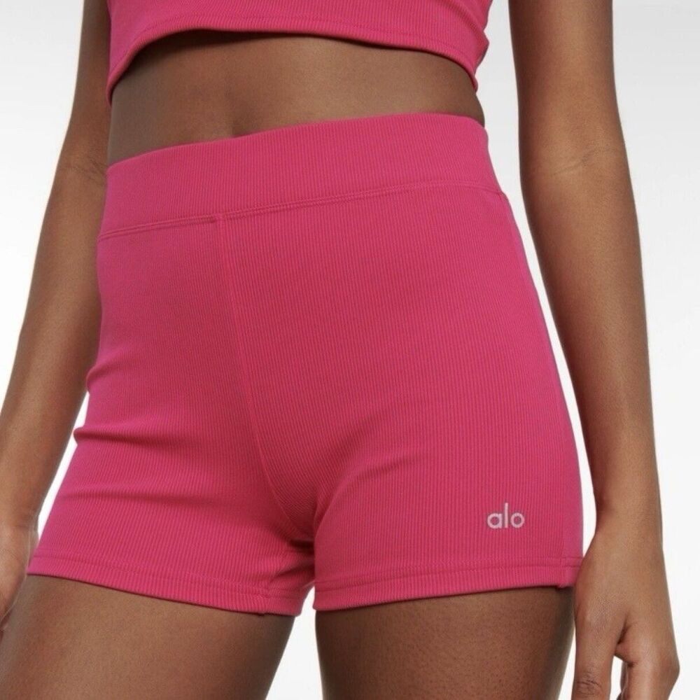 Alo Yoga Goddess Ribbed Shorts Women’s Small  Hot Pink Midrise Booty Shorts 2.5”
